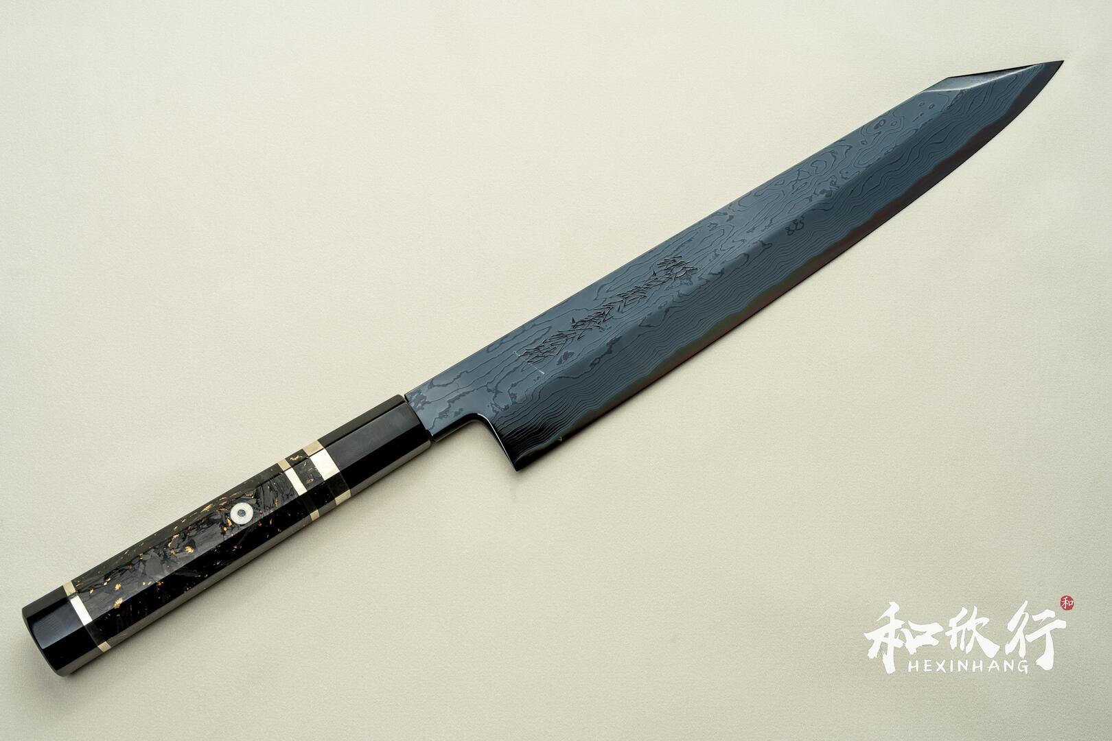 らら 郷右馬允義弘 青ニ鋼 黒打 牛刀 210mm 7寸 山脇刃物製作所 山脇刃物Yamawaki Hamono 鄉右馬允義弘作青一鋼墨流褐返勘所型切付300mm